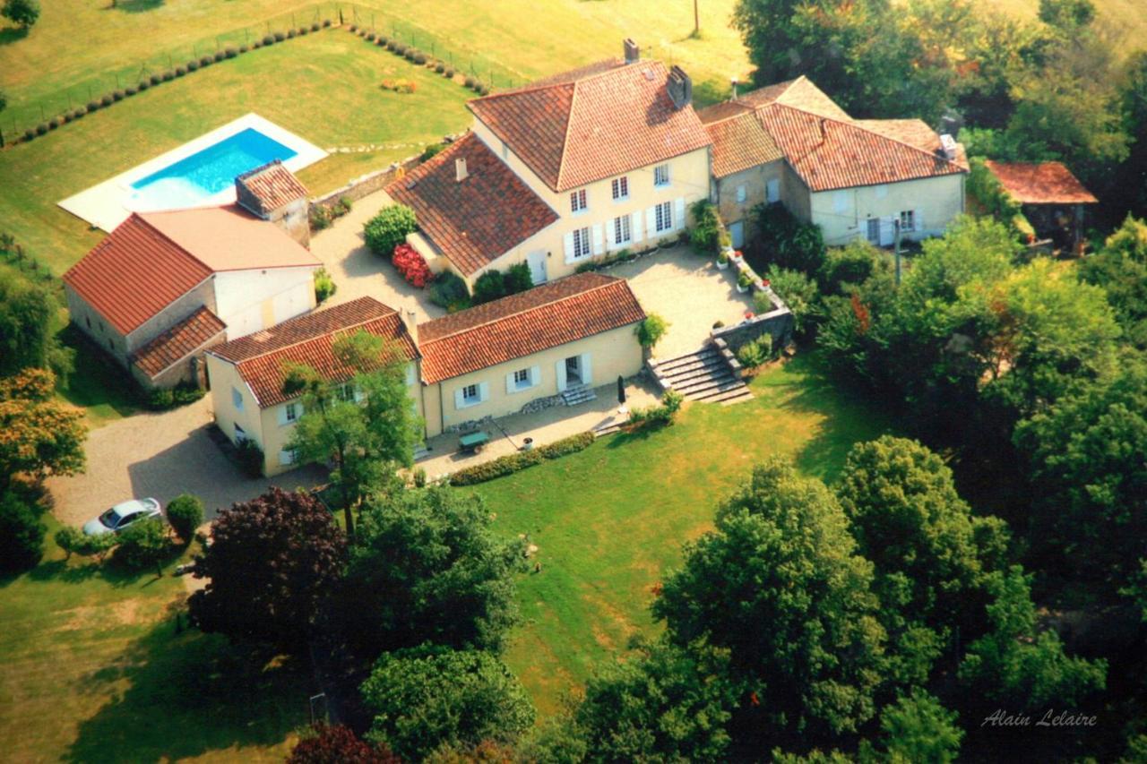 Bois De Cadene Bed & Breakfast Saint-Pierre-de-Buzet Exterior photo